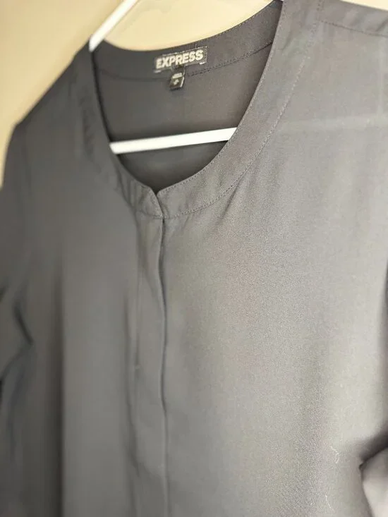 Women's Express 3/4 sleeve Flowy Blouse with Zipper Black size Medium - Picture 2 of 7